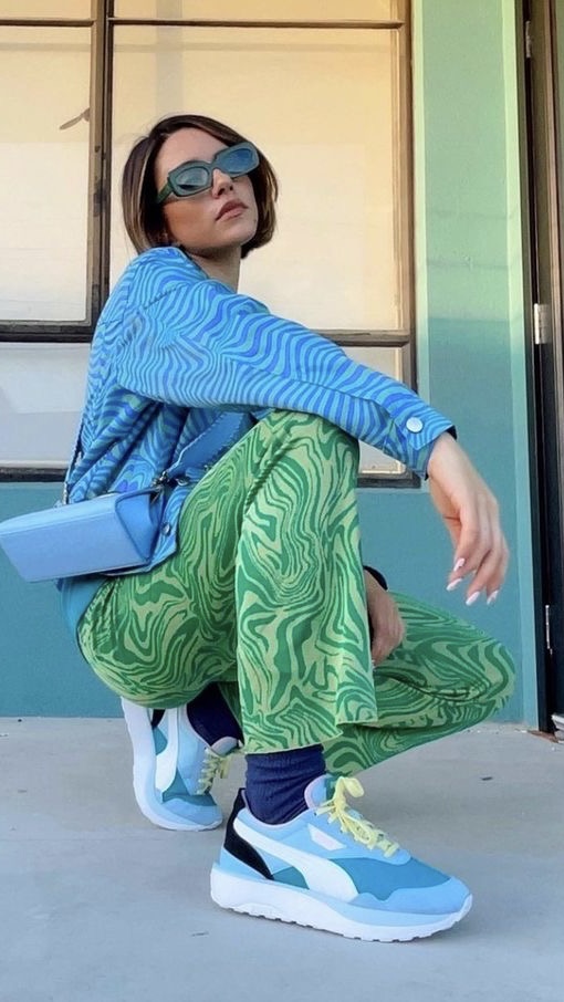 femme motifs bleu vert